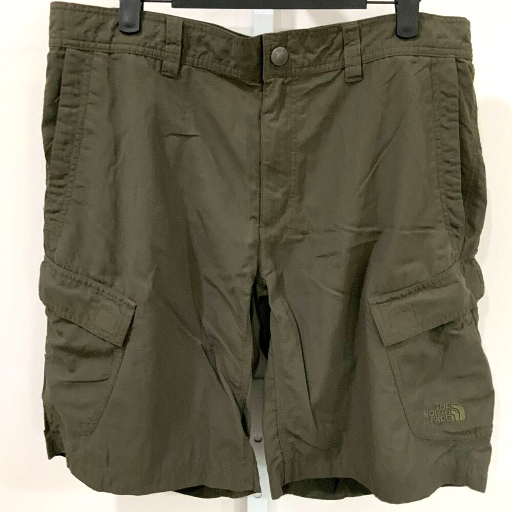 Men's The North Face Cargo/Hiking Shorts in Army Green Size 34